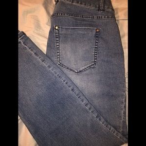 d. Jeans size 14W EUC